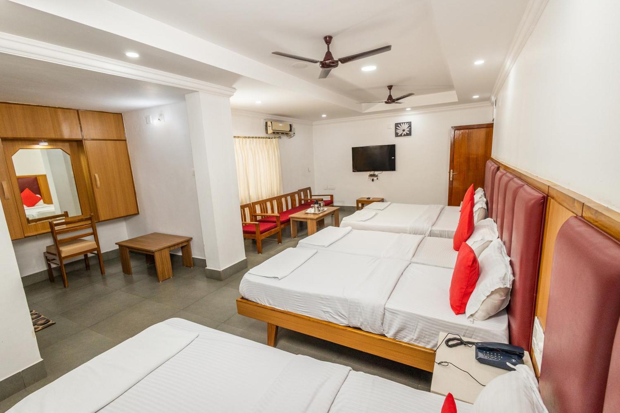 Hotel Janardana Udupi Zewnętrze zdjęcie